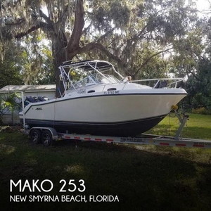 2000 Mako 253 in New Smyrna Beach, FL
