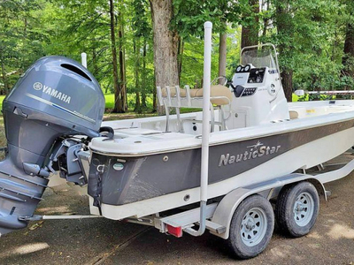 2020 Nautic Star 215XTS