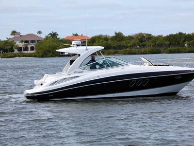 2014 Cruisers Yachts 350 Express Against the Wind | 35ft