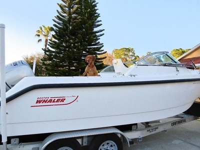 2002 Boston Whaler Ventura 210 powerboat for sale in Florida