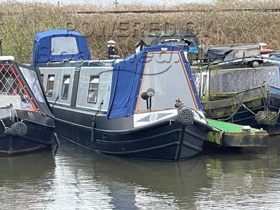 Narrowboat 54ft Cruiser Stern Re-Painted 2023