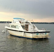 1974 Luhrs 28 Ft Boat Located In Bronx, NY - No Trailer
