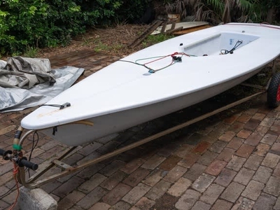 ILCA Radial Laser sailing dinghy - 195684 – Ready to Race