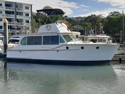 Wal Shirt Flybridge Cruiser 32ft