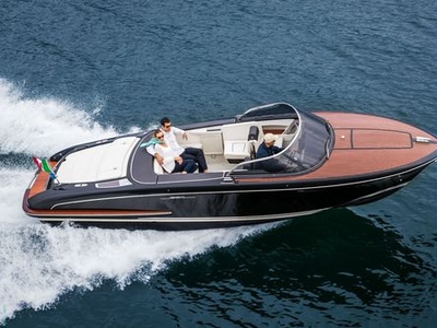 Inboard runabout - ISEO - Riva - dual-console / open / 6-person max.