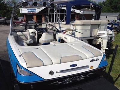 2005 Malibu Wakesetter powerboat for sale in Indiana