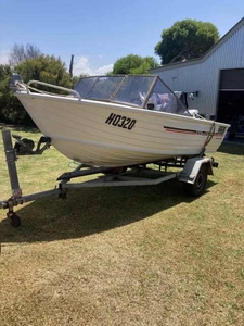 Stacer aluminium fishing boat 4.2