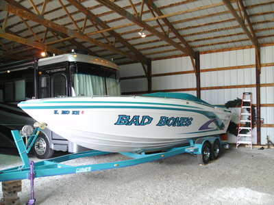 1997 CHECKMATE CONVINCOR powerboat for sale in Illinois