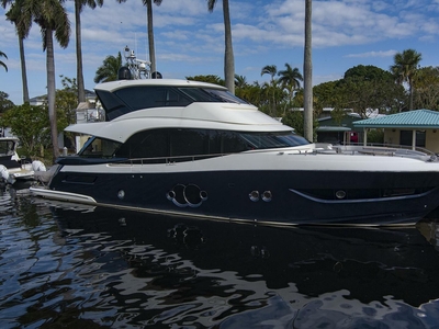2021 Monte Carlo Yachts 76' MCY 76 Skylounge