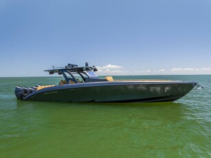 43' 2021 Midnight Express 43 Open Carbon Edition