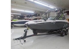 2014 YAMAHA 212X JET BOAT WITH TRAILER 37 HOURS ON MOTORS