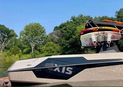 2021 Axis T23 Wakeboard Boat