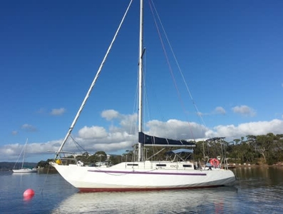 Yacht Roberts Offshore 36 Steel with mooring