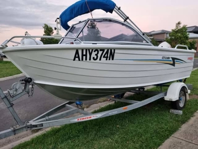 2015 429 Stacer SeaWay 4.35m as new with 40 hp ETEC low hours