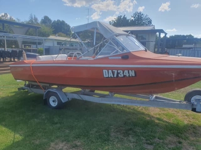 Boat 5.2m with trailer