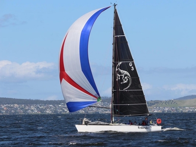 ADAMS 10 NEW SAILS, EXCELLENT CONDITION, READY TO RACE!