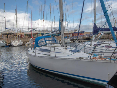 For Sale: 1987 Beneteau First 305