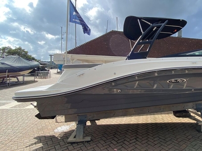 Sea Ray SPX 230 (powerboat) for sale