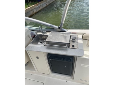 2008 Sea Ray 290 Sundeck powerboat for sale in Florida