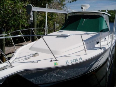 2000 Pursuit 3000 Express powerboat for sale in Florida