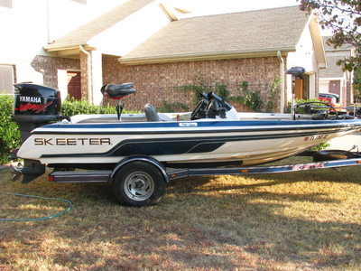 2004 Skeeter SX190 powerboat for sale in Texas