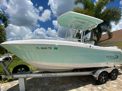 2022 Robalo R222 N/A | 21ft