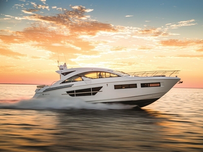 NEW Cruisers Yachts 60 Cantius sports cabriolet
