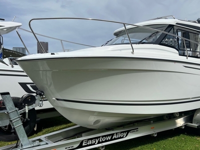 NEW Jeanneau Merry Fisher 695 Series 2 with Easytow Trailer