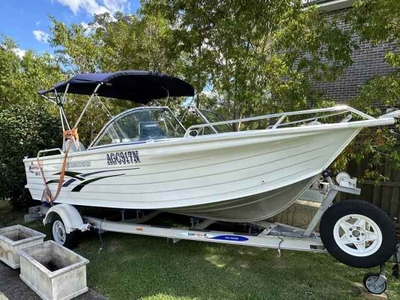 Quintrex 570 freedom sport bow rider boat