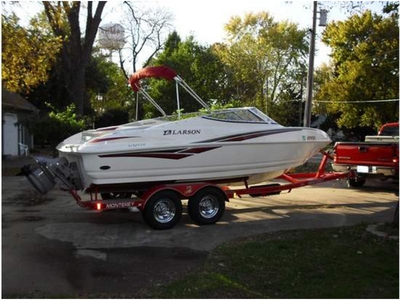 2006 Larson Senza 206 powerboat for sale in Kansas