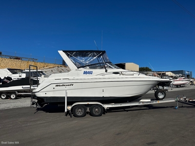 WELLCRAFT 2400 MARTINIQUE 2001 MODEL NEAT AND CLEAN WITH A VOLVO 5L MOTOR
