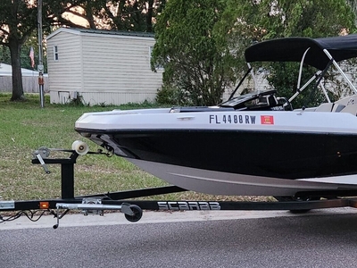 2019 SCARAB 165 G 150hp 81hrs 5 Person Trailer Jet Boat