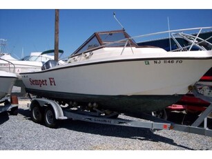 1988 MAKO 220 powerboat for sale in Florida