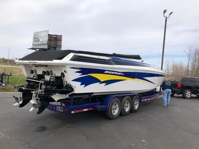 2004 Sonic 386 powerboat for sale in Wisconsin
