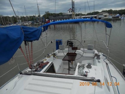 1985 Hunter 31 sailboat for sale in New York
