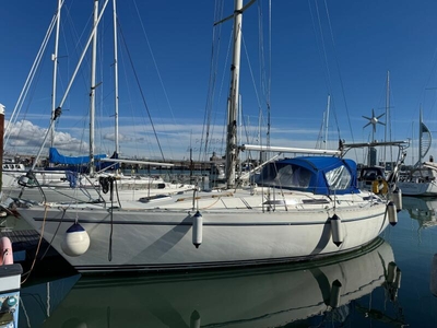 For Sale: 1986 Moody 37