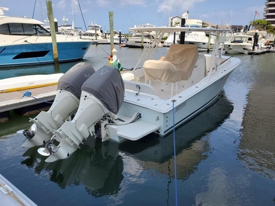 2004 Jupiter 31 Cuddy Center Console powerboat for sale in Florida