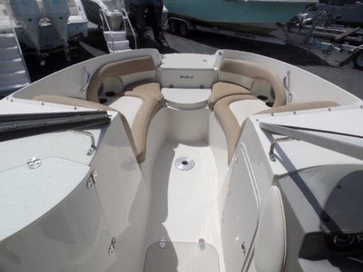 2019 Stingray 214LR powerboat for sale in Florida