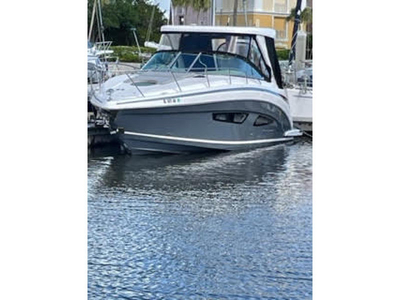 2021 Regal 33 XO powerboat for sale in Florida