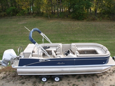 New 25 Ft Pontoon Boat With 300 Hp And Trailer