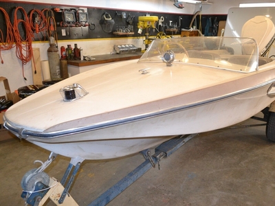 Boat) 1966 Glasspar G3. Has Motor, Trailer, 90% Parts, Needs Seats.