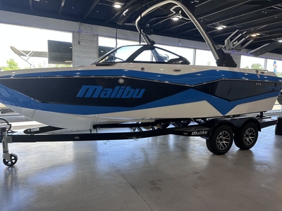 Malibu Boats 22 LSV 2024