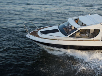 Outboard cabin cruiser - 760 HTS - Admiral Boats S.A. - hard-top / with enclosed cockpit / 8-person max.