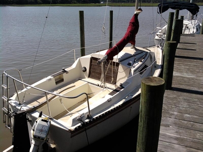 1984 Hunter 22' Sloop sailboat for sale in Virginia