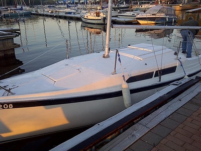 1991 Macgregor 26D sailboat for sale in