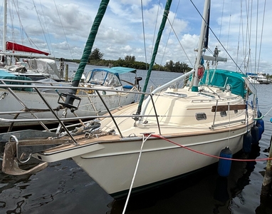 2000 Island Packet 380 ALCYONE | 39ft