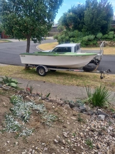 Fishing boat 4.2m fibreglass