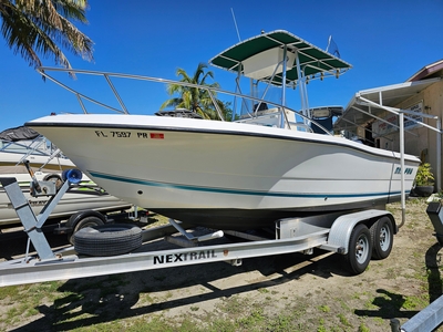 2000 Sea Pro 210 Center Console