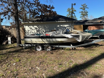 American Skier 18' Boat Located In Humble, TX - Has Trailer