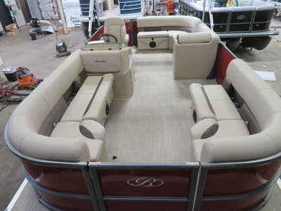 Bentley Pontoons LE 200 Cruise Pontoon Honda 4Stroke EFI 2024